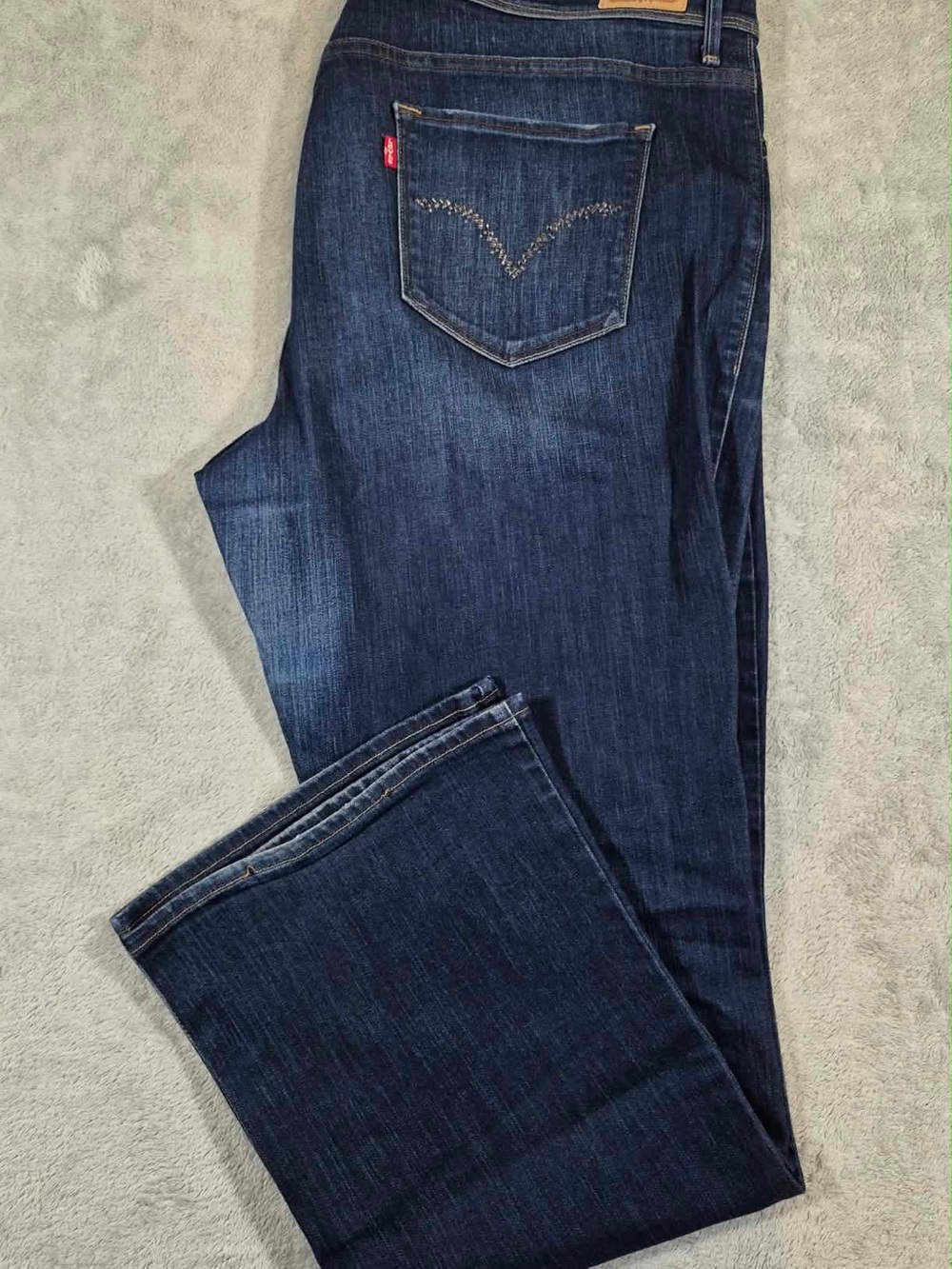 Levi's 525 Straight Leg Dark Wash Jeans Size 36 (Measures 36x31)